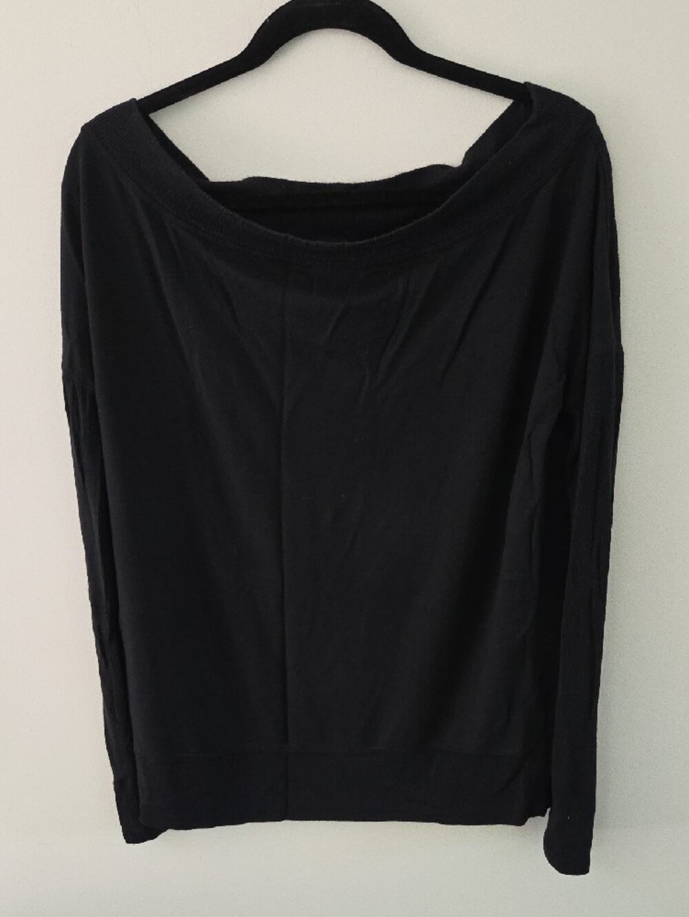 Athleta Black Off Shoulder Long Sleeve Sweater With Thumb Holes - Picture 4 of 6